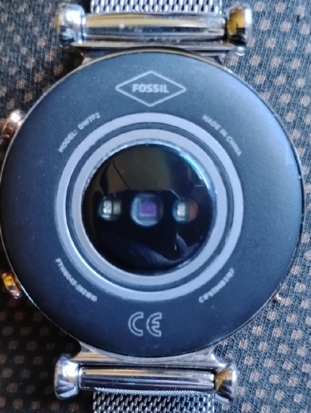 Fossil DW7F2 NEW Smartwatch with Stainless Steel Mesh Band&Gold Trim Upgrade - Picture 3 of 4